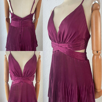 1062083  Vestido cut off magenta